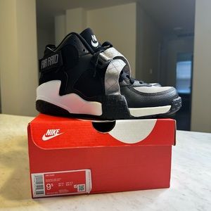 Air Raid OG “Dark Grey”